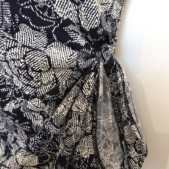 Nwot navy blue and white floral faux wrap around dress jersey size M - Picture 8 of 12